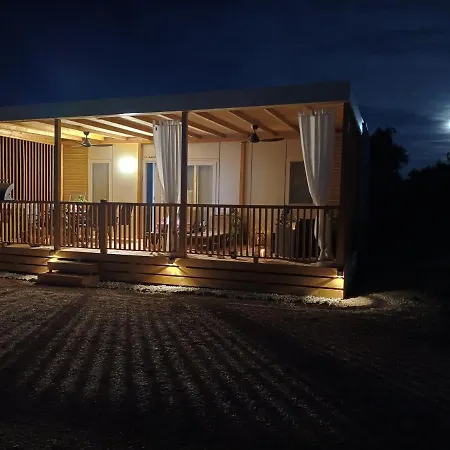 Mobile مكان تخييم *